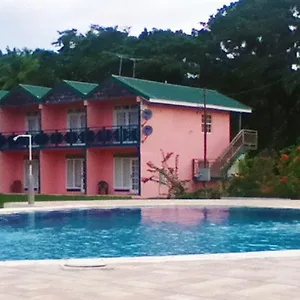 https://canoe-bay-beach-resort.comcaribbean.com